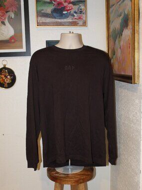 GAP Brown Long Sleeve T-Shirt Men’s Large Minimalist Logo